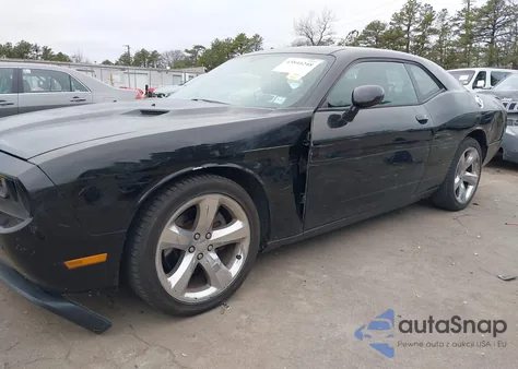 2013 Dodge Challenger Sxt z USA, uszkodzony, nr VIN 2C3CDYAG9DH649457